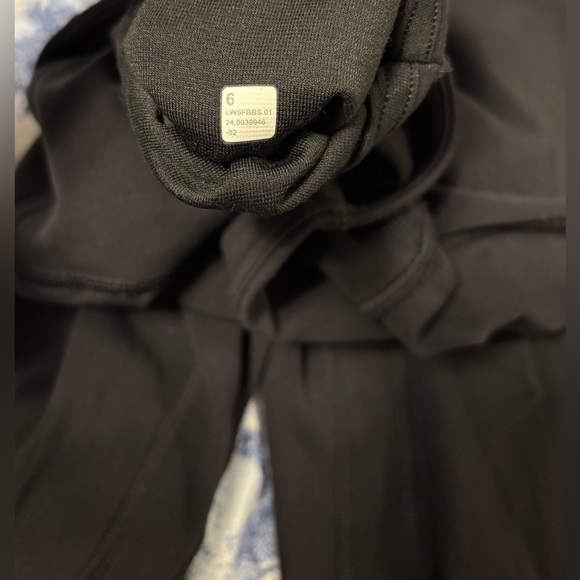 Lululemon Align V-Waist Mini-Flared Pant Size 6 - Picture 8 of 8